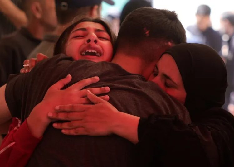 gaza cry woman