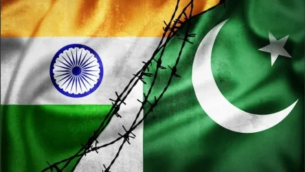 k4jqfenc_india-pakistan-flags-pa