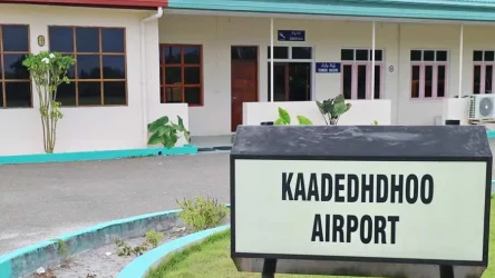 kaadedhdhoo-airport