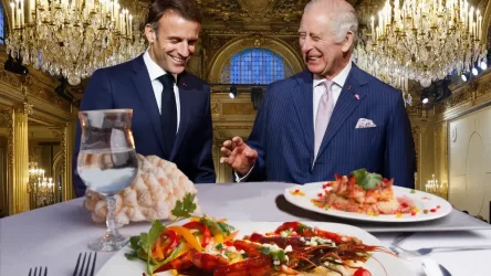 macron_charles_lobster