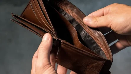 unemployment poverty wallet