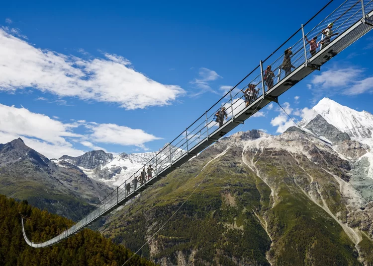 world-longest-suspension-footbridge